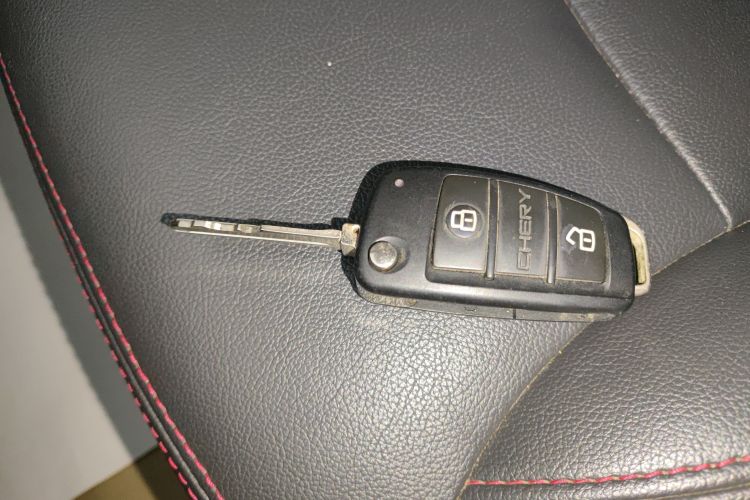 奇瑞 瑞虎3 2015款 1.6L CVT智尚纪念版中控内饰11