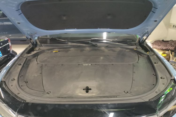 理想汽车 理想ONE 2021款 增程6座版机舱底盘24