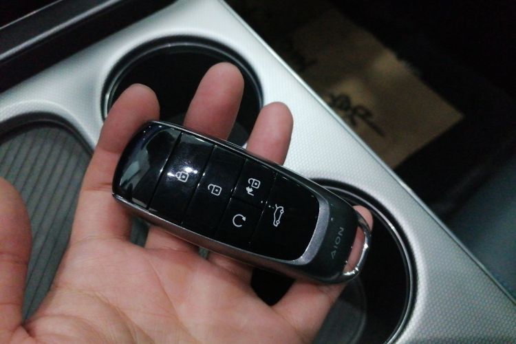 埃安 AION Y 2024款 Younger 星耀版中控内饰7001