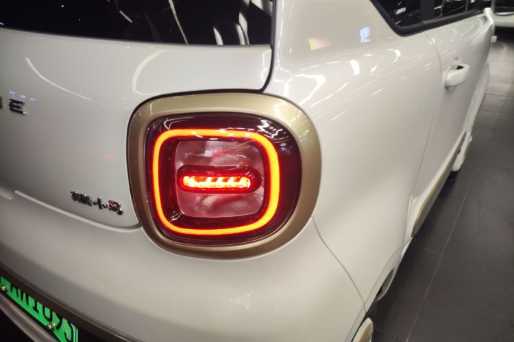 奔腾小马 2025款 222km 灵动马车身外观9