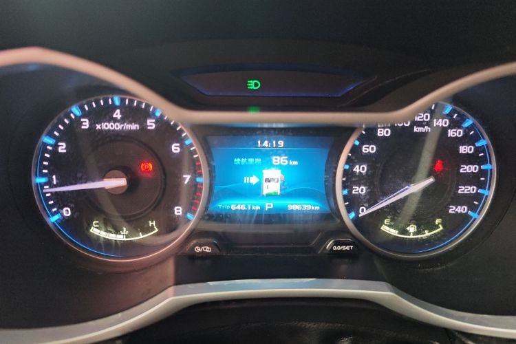 吉利汽车 帝豪 2017款 三厢百万款 1.5L CVT向上版中控内饰14