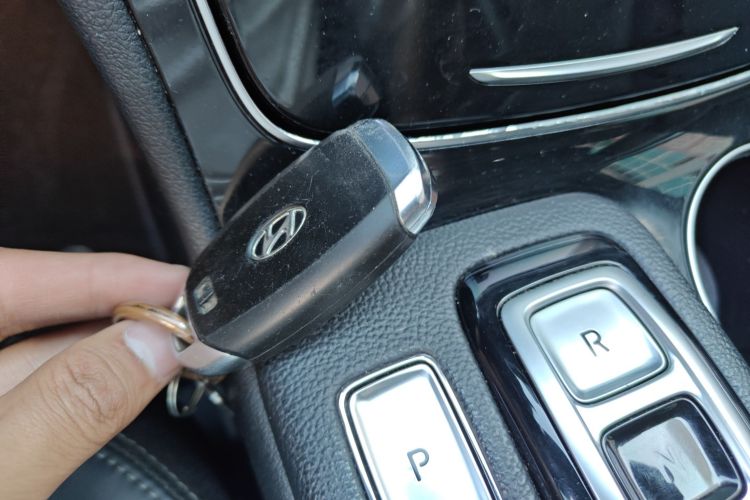 现代 胜达 2020款 380 TGDi 自动两驱GLS豪华版中控内饰7001