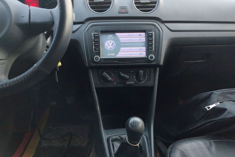 大众 捷达 2015款 1.4L 手动时尚型中控内饰16