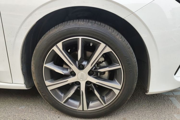 吉利汽车 帝豪 2023款 第4代冠军版 1.5L CVT尊贵型车身外观10