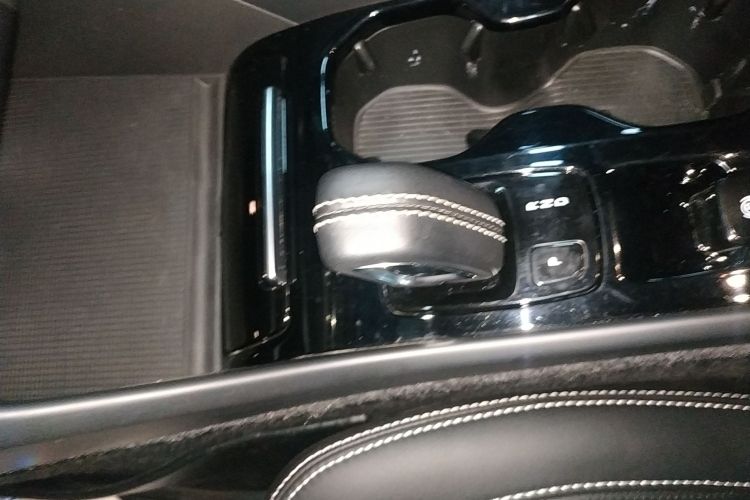 沃尔沃XC40 2021款 T4 四驱智远运动版中控内饰18