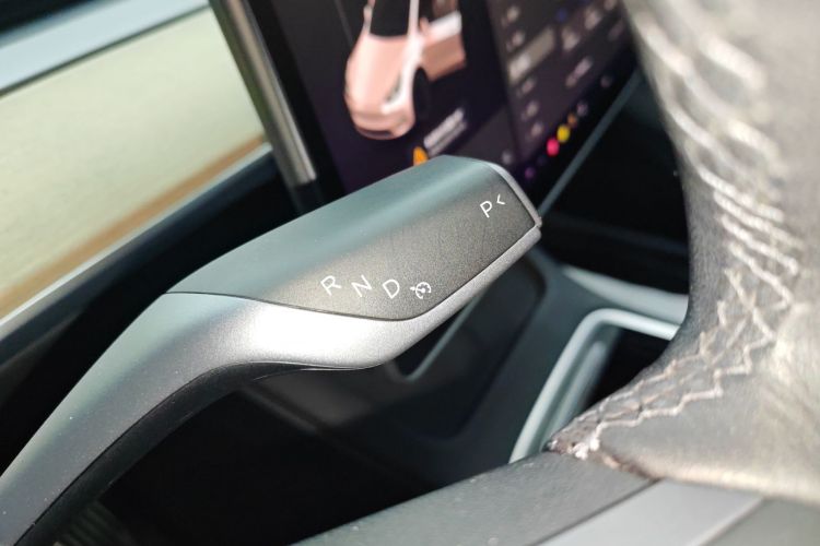 特斯拉 Model Y 2021款 标准续航后驱版中控内饰18