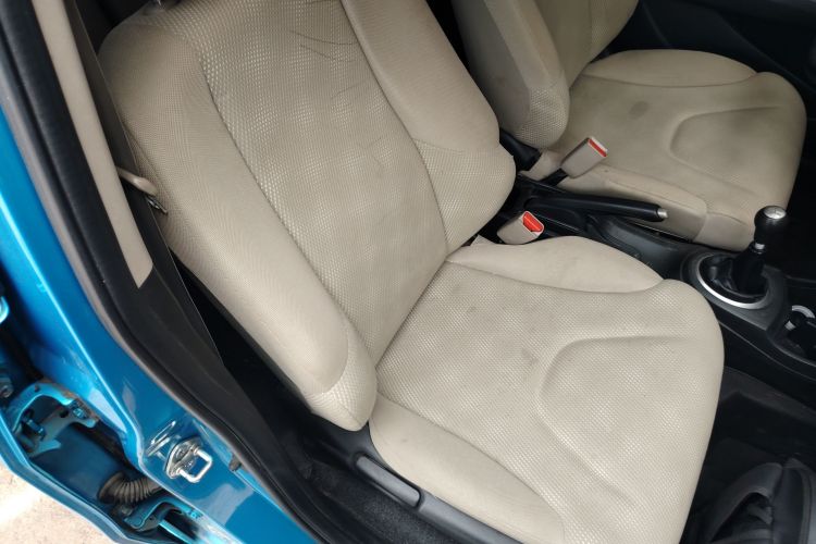 本田 飞度 2011款 1.3L 手动舒适版局部细节41