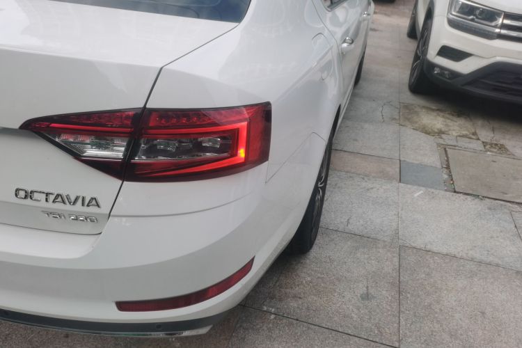 斯柯达 明锐 2019款 TSI230 DSG智行豪华版 国VI车身外观6006