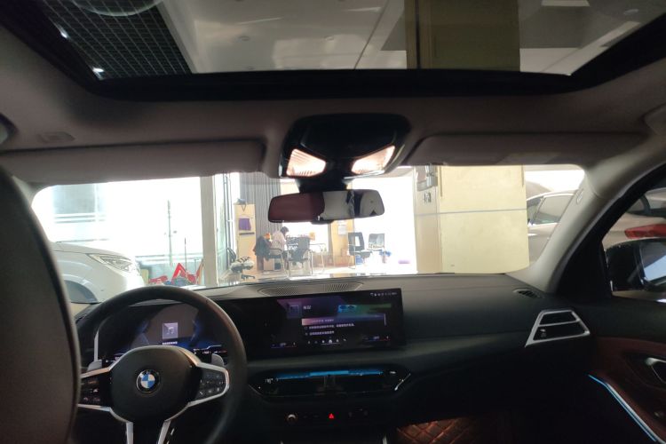 宝马3系 2025款 325Li M运动套装中控内饰22