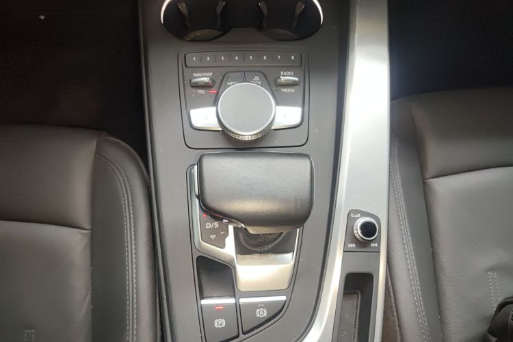 奥迪A4L 2019款 40 TFSI 时尚型 国V局部细节18