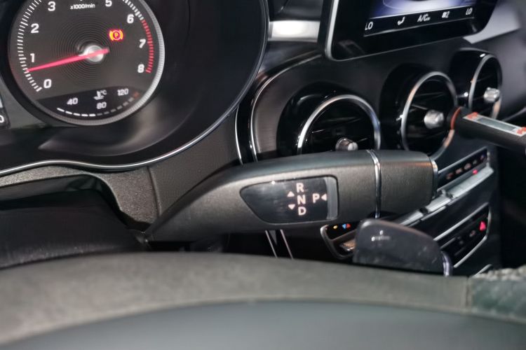 奔驰C级 2017款 改款 C 180 L 时尚型运动版局部细节18