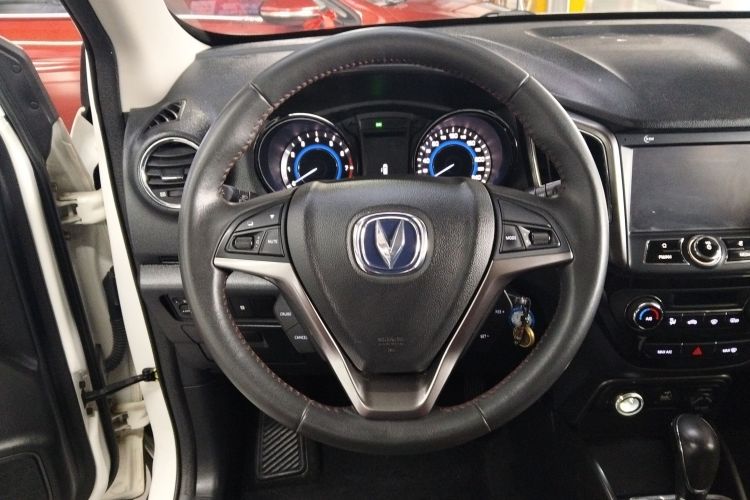 长安CS15 2016款 1.5L 自动豪华版中控内饰13