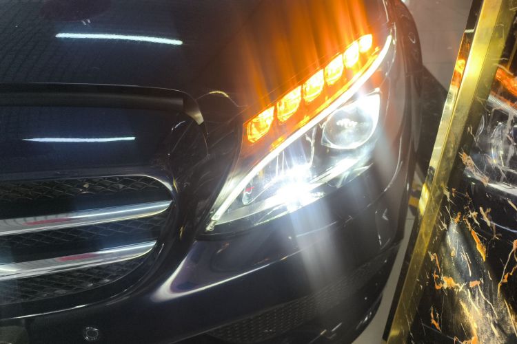 奔驰C级 2018款 C 200 运动版局部细节36