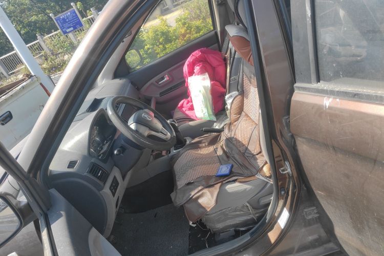 北汽威旺M20 2014款 1.5L标准型DAM15DL中控内饰19