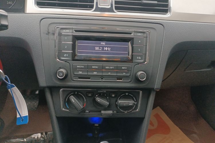 大众 桑塔纳 2015款 1.6L 自动舒适版中控内饰16