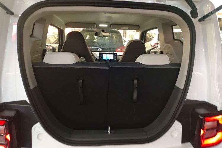 吉利银河 2025款 210km 熊猫骑士中控内饰23