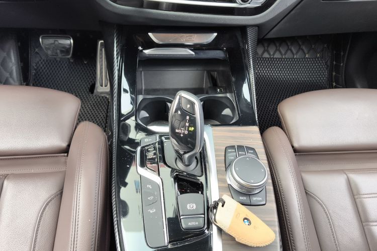 宝马X3 2018款 xDrive30i 领先型 M运动套装 国VI中控内饰18