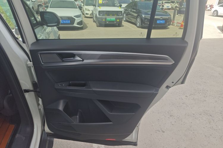 大众 途昂 2019款 330TSI 两驱豪华版 国VI中控内饰45