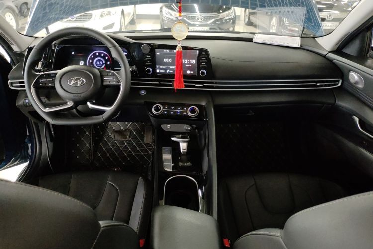现代 伊兰特 2022款 1.5L CVT GLX精英版中控内饰7002