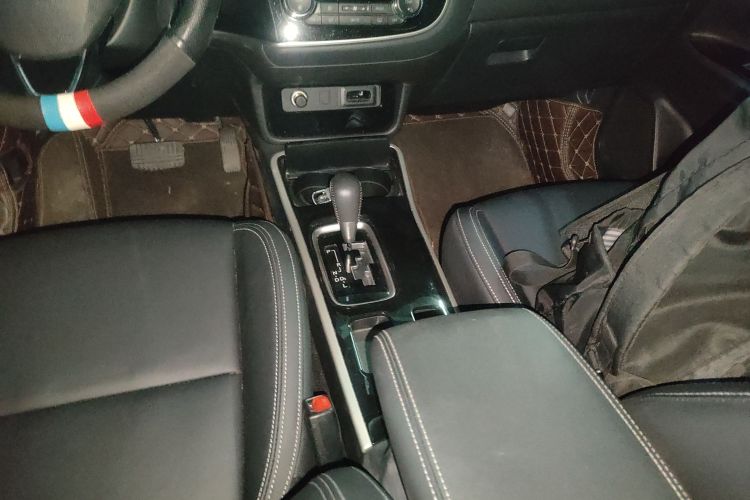 三菱 欧蓝德 2020款 2.0L 两驱畅享版 5座局部细节18