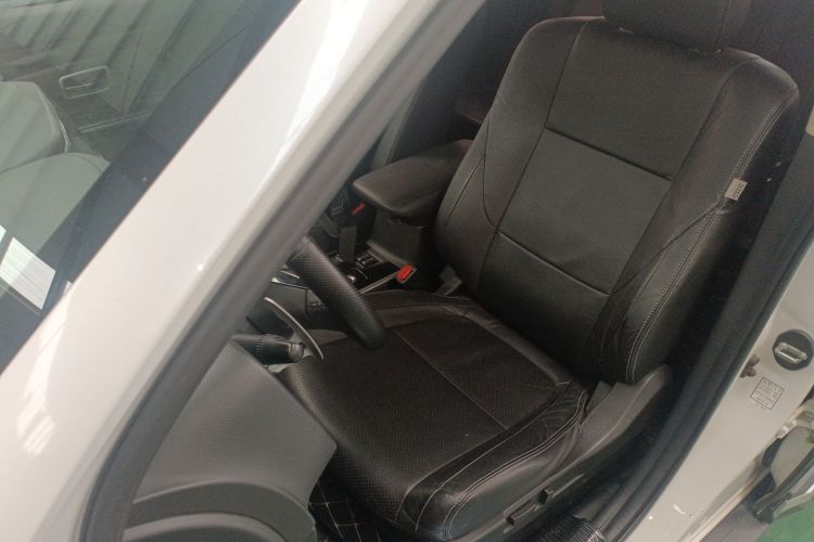 三菱 欧蓝德 2018款 2.4L 四驱精英版 5座中控内饰19