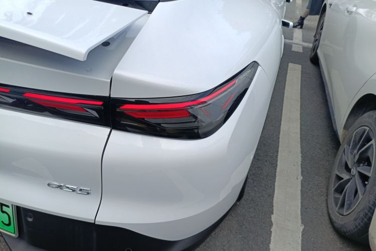 ARCFOX极狐 极狐 阿尔法S5 2024款 560MAX 185kW车身外观9