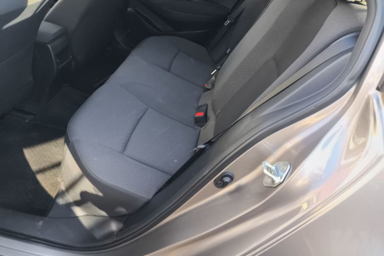 丰田 卡罗拉 2022款 TNGA 1.5L CVT先锋版中控内饰21