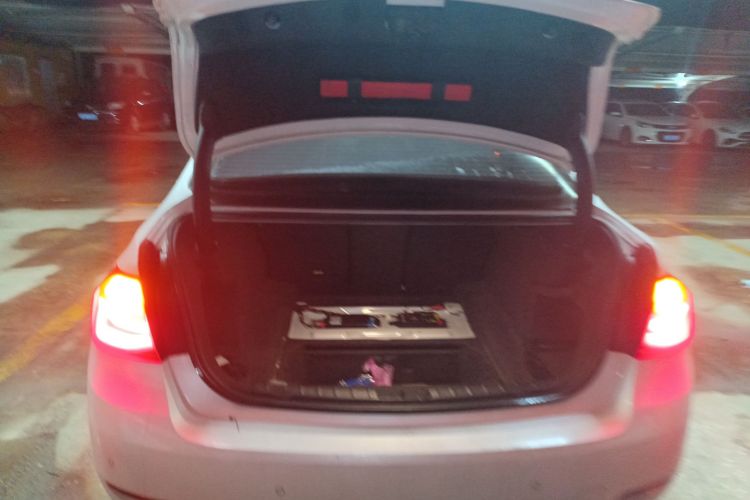 宝马3系 2017款 320Li 时尚型机舱底盘23