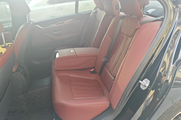 宝马5系 2022款 改款 525Li M运动套装中控内饰21