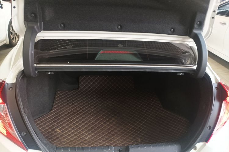 本田 思域 2019款 220TURBO CVT劲动版 国VI机舱底盘23