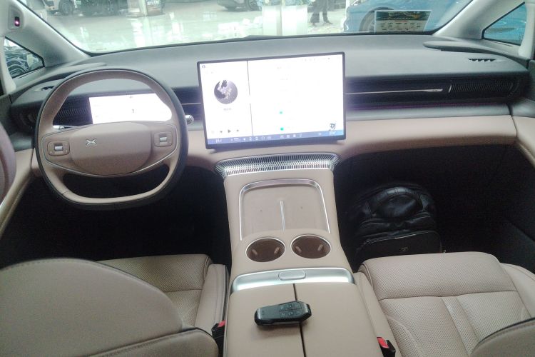 小鹏X9 2025款 740超长续航 Max中控内饰12