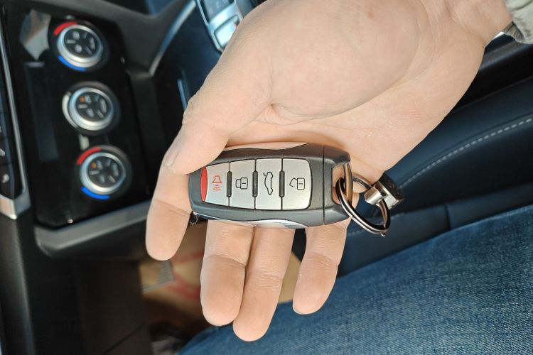 哈弗H6 2021款 运动版 1.5T 自动精英智联型 六边形格栅中控内饰11