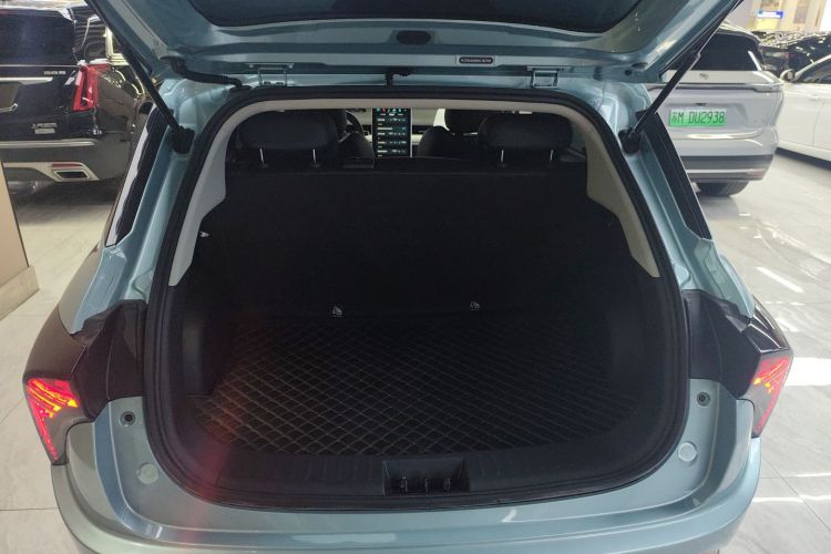 哪吒汽车 哪吒V 2022款 潮 400 Lite机舱底盘23