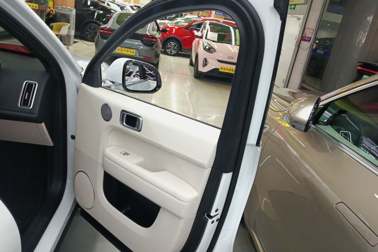 理想汽车 理想L6 2024款 Max中控内饰7005