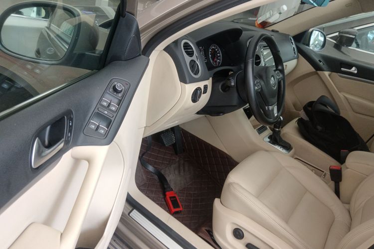 大众 途观 2015款 1.8TSI 自动两驱舒适版中控内饰7003