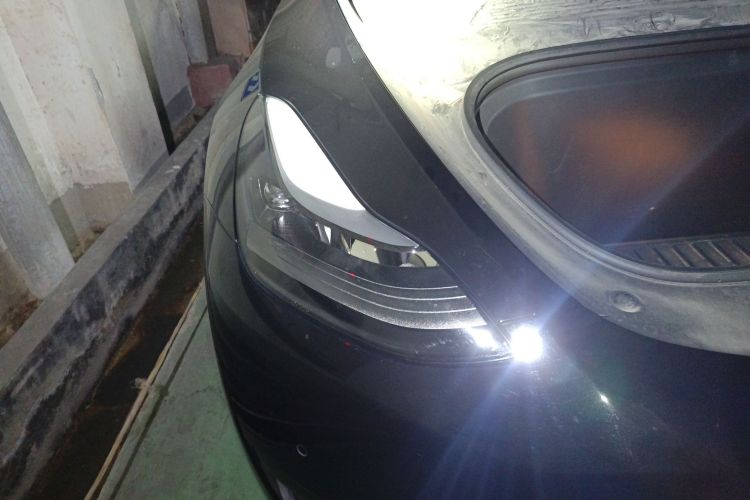 特斯拉 Model Y 2022款 后轮驱动版车身外观8