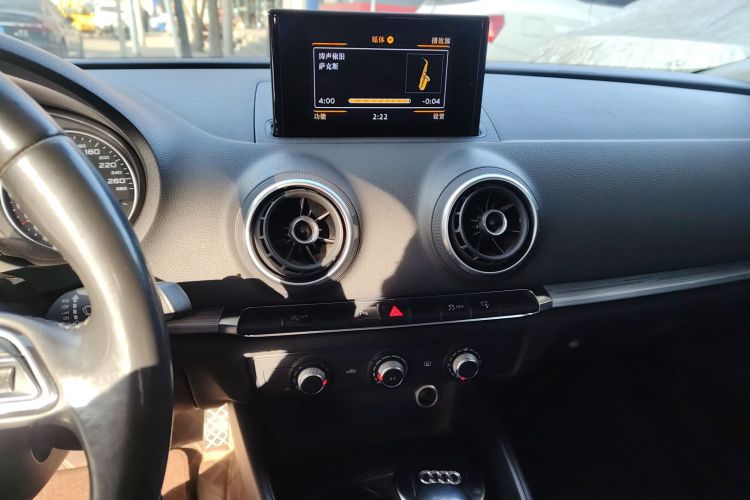 奥迪A3 2014款 Sportback 35 TFSI 自动时尚型中控内饰16