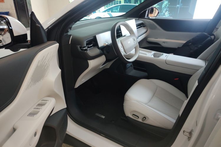 小鹏G6 2025款 625 长续航 Max 科技版中控内饰7003