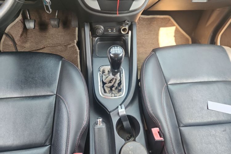 长安CS35 2014款 1.6L 手动豪华型 国IV局部细节18