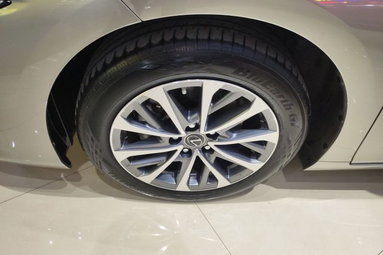 雷克萨斯ES 2023款 200 卓越版车身外观6007