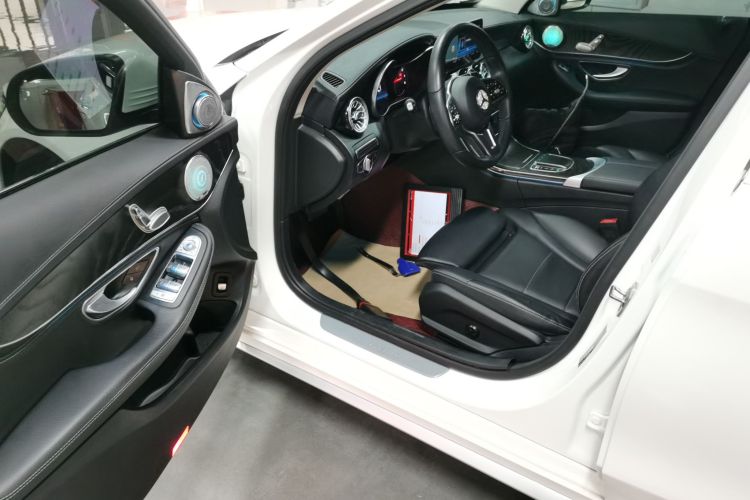 奔驰C级 2019款 C 180 L 时尚型运动版中控内饰20