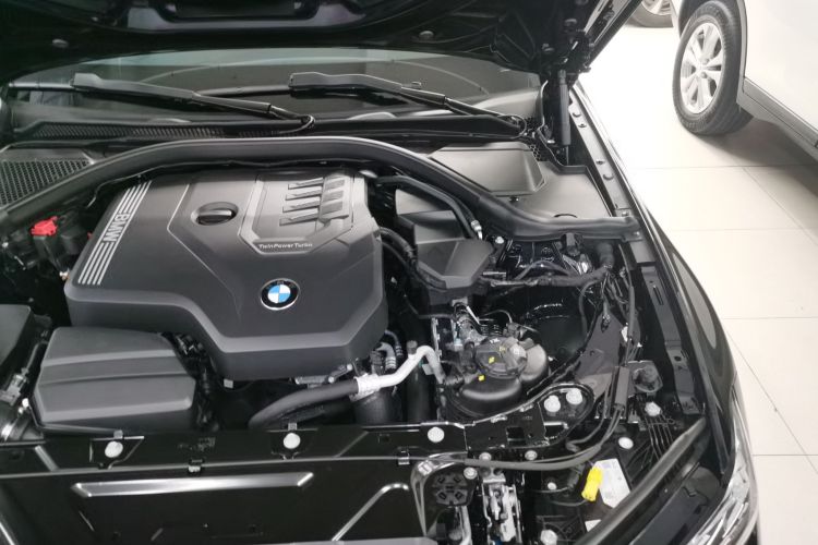 宝马3系 2023款 325Li M运动套装局部细节9007