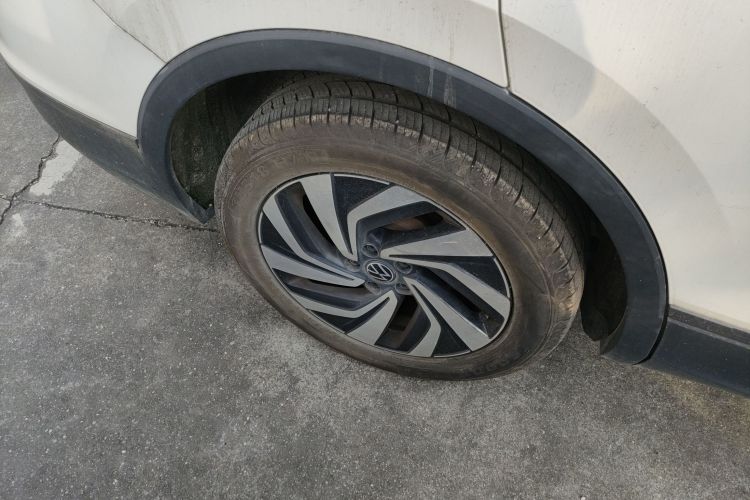 大众 途观L 2022款 330TSI 自动两驱舒享版车身外观6008