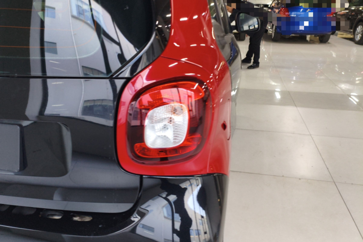 smart fortwo 2018款 1.0L 52千瓦硬顶灵动版 国V车身外观9