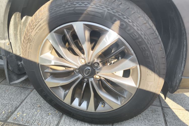 广汽传祺 传祺GS8 2017款 320T 两驱豪华智联版（七座）车身外观6007