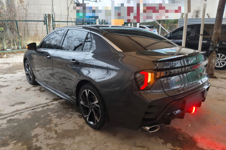 领克03 2023款 2.0TD DCT劲Pro车身外观4