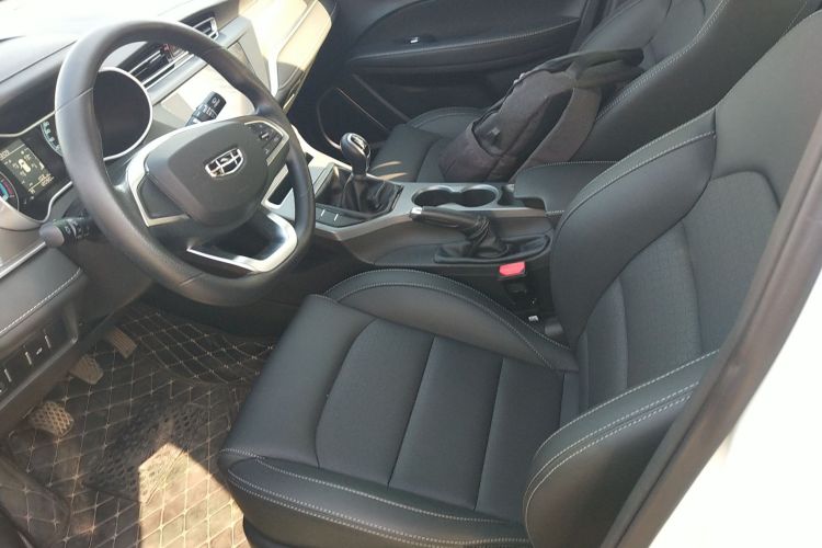 吉利汽车 帝豪 2021款 UP 1.5L 手动舒适型中控内饰19