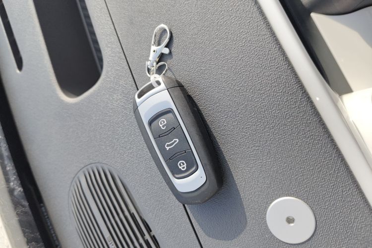 吉利银河 熊猫 2025款 210km 元气熊中控内饰7001