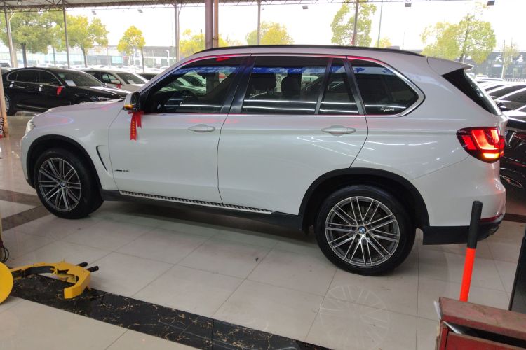 宝马X5(进口) 2015款 xDrive28i车身外观4
