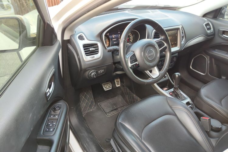 Jeep 指南者 2017款 200T 自动家享版中控内饰20